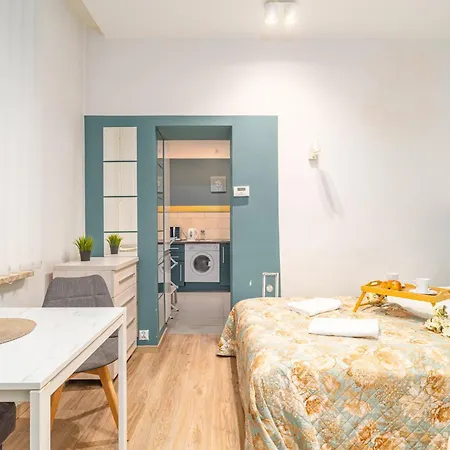 Old Town N2 - By Rentujemy דירה *