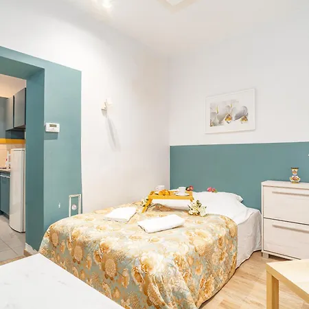 Old Town N2 - By Rentujemy