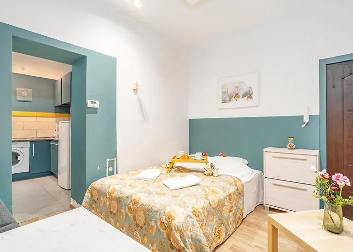 Old Town N2 - By Rentujemy